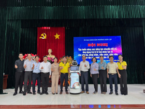 PHƯỜNG XUÂN LẬP HỘI NGHỊ TẬP HUẤN NÂNG CAO NĂNG LỰC CHUYỂN ĐỔI SỐ, ỨNG DỤNG TRỢ LÝ TRÍ TUỆ NHÂN TẠO (AI) CHO CÁN BỘ, CÔNG CHỨC, VIÊN CHỨC, GIÁO VIÊN