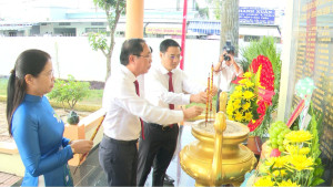 PHƯỜNG XUÂN LẬP LỄ VIẾNG NHÀ BIA LIỆT SĨ KỶ NIỆM 81 NĂM CÁCH...
