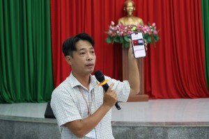 UBND phường Xuân Lập lồng ghép, tuyên truyền, hướng dẫn cài...