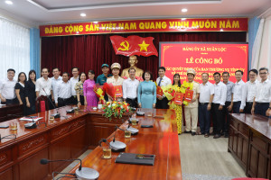 Xuân Lộc trao các quyết định của Ban Thường vụ Tỉnh ủy về công tác cán bộ