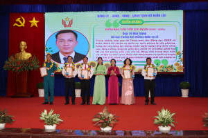 Xuân Lộc tuyên dương 26 tập thể, 84 cá nhân là các gương điển hình tiến tiến trong các phong trào thi đua giai đoạn 2020 - 2025