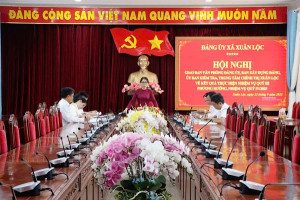 Đồng chí Ngô Thị An - Phó Bí thư Thường trực Đảng ủy chủ trì cuộc họp giao ban đánh giá kết quả thực hiện nhiệm vụ quý III, triển khai nhiệm vụ quý IV/2025