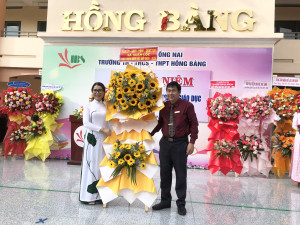 Trường Tư thục Hồng Bàng khai giảng năm học mới