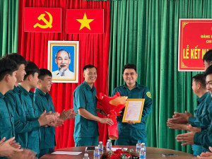 Chi bộ Quân sự xã Xuân Lộc kết nạp đảng viên mới