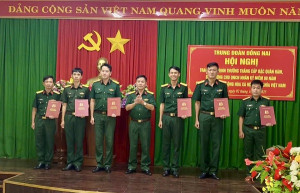 Trung đoàn Đồng Nai tổ chức hội nghị trao quyết định thăng quân hàm, nâng lương cho quân nhân chuyên nghiệp