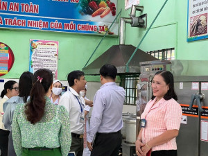 Đoàn kiểm tra Sở Y tế kiểm tra an toàn thực phẩm tại Trường Mầm non Xuân Lộc