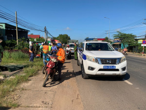 Xuân Lộc ra quân giải tỏa hành loang an toàn đường sắt, đường bộ