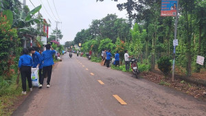 Đoàn xã Xuân Lộc ra quân Ngày Chủ nhật xanh lần thứ VIII