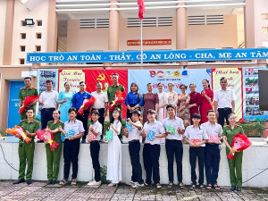 Trường THPT Xuân Thọ tổ chức buổi lễ Hưởng ứng Ngày pháp luật nước Cộng hòa Xã hội Chủ nghĩa Việt Nam năm 2025