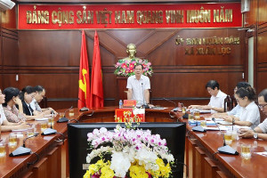 Lãnh đạo xã Xuân Lộc làm việc với các trường học và đơn vị cung cấp thực phẩm