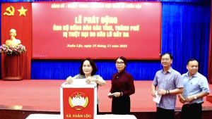 Xuân Lộc tổ chức Lễ phát động ủng hộ đồng bào bị thiệt hại do bão lũ và ra mắt mô hình Hòm thư góp ý “Lắng nghe ý kiến Nhân dân tham gia xây dựng Đảng, chính quyền”