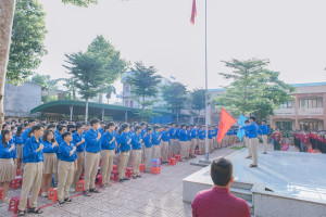 Lễ chào cờ “Tôi yêu Tổ quốc tôi”