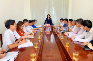 Đồng chí Bí thư Đảng ủy gặp gỡ lãnh đạo các Ngân hàng trên địa bàn xã