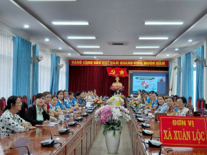 Cán bộ, hội viên Phụ nữ xã Xuân Lộc tham dự hội nghị triển khai Nghị quyết Đại hội đại biểu Phụ nữ tỉnh Đồng Nai lần thứ I, nhiệm kỳ 2025–2030
