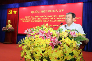 Đoàn đại biểu Quốc hội tỉnh tặng quà Tết cho đoàn viên, người lao động có hoàn cảnh khó khăn