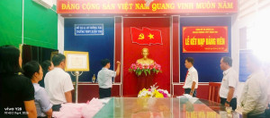 Kết nạp 02 đảng viên là học sinh lớp 12