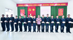 Xuân Lộc tổ chức nhiều đoàn thăm chiến sỹ mới nhập ngũ năm 2026