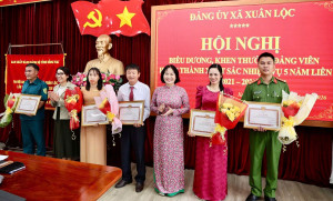 Xuân Lộc hội nghị biểu dương, khen thưởng đảng viên hoàn thành xuất sắc nhiệm vụ 5 năm liền