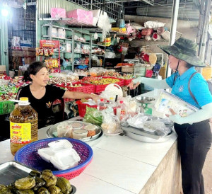 Ra quân hưởng ứng “Tháng vận động triển khai người dân tham...