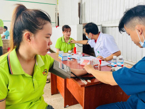Công đoàn phường Xuân Lộc phối hợp Phòng khám Đa khoa Sài Gòn Tâm Trí tổ chức khám, cấp thuốc miễn phí cho đoàn viên, người lao động