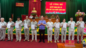 218 phạm nhân tại Trại giam Xuân Lộc được đặc xá, trở về với gia đình