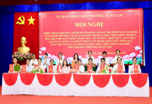 Phường Xuân Lộc: Ký cam kết thi đua thực hiện đợt thi đua đặc biệt 500 ngày đêm
