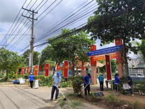 Trung tâm Dịch vụ tổng hợp và Bảo tồn thiên nhiên núi Chứa Chan ra quân thực hiện công tác dân vận gắn với xây dựng cảnh quan và tri ân các anh hùng liệt sĩ