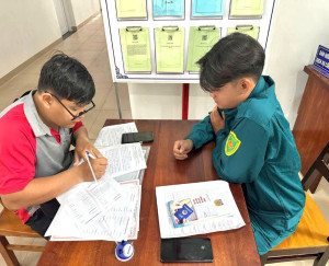 Ban Chỉ huy Quân sự phường Xuân Lộc tích cực hỗ trợ người dân thực hiện thủ tục hành chính