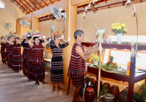 Khai thác giá trị văn hóa gắn với phát triển du lịch địa phương