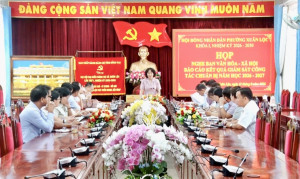 Bí thư Đảng uỷ, Chủ tịch HĐND phường Nguyễn Thị Cát Tiên chủ...