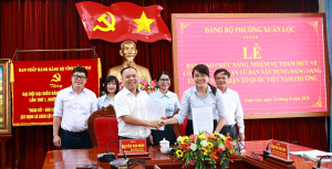 Đảng bộ phường Xuân Lộc tổ chức Lễ bàn giao công tác dân vận