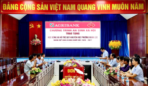 Xuân Lộc: Agribank trao tặng học bổng và hỗ trợ quỹ khuyến...