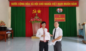 Khu phố Thọ Phước tổ chức Lễ kết nạp đảng viên mới