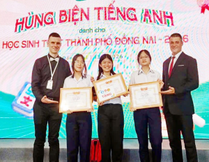 Học sinh Trường THPT Xuân Lộc giành giải Nhất hội thi hùng biện tiếng Anh