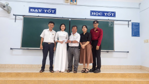 Trường THPT Xuân Thọ trao học bổng khuyến học cho học sinh...