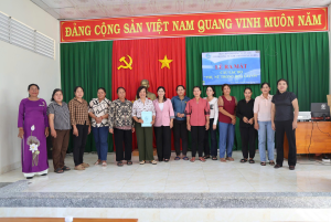 Hội LHPN phường Xuân Lộc ra mắt Câu lạc bộ “Phụ nữ trồng hoa lay ơn” nhằm hỗ trợ chị em phụ nữ phát triển sản xuất và nâng cao thu nhập