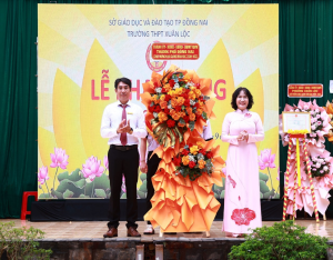 Lãnh đạo thành phố Đồng Nai dự lễ khai giảng tại trường THPT Xuân Lộc