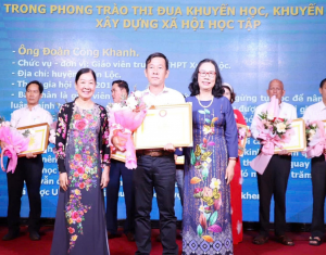 Người thầy và những nhịp cầu khuyến học