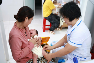 Xuân Lộc chủ động tiêm chủng, bảo vệ sức khỏe trẻ em từ cơ...
