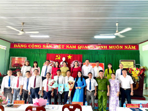 XÃ XUÂN PHÚ CÔNG BỐ QUYẾT ĐỊNH CỦA BAN THƯỜNG VỤ TỈNH ỦY VÀ BAN THƯỜNG VỤ ĐẢNG ỦY VỀ CÔNG TÁC CÁN BỘ