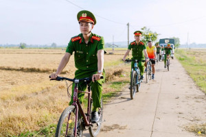 CÔNG AN XÃ XUÂN PHÚ RA MẮT MÔ HÌNH “DÂN VẬN KHÉO”: CÔNG AN XUÂN PHÚ CHUNG TAY PHÁT TRIỂN DU LỊCH SINH THÁI XANH, KẾT HỢP TUYÊN TRUYỀN PHÁP LUẬT TRÊN ĐỊA BÀN XÃ