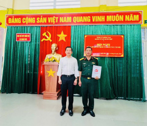 XUÂN PHÚ CÔNG BỐ VÀ TRAO QUYẾT ĐỊNH BỔ NHIỆM  CHỈ HUY TRƯỞNG BAN CHỈ HUY QUÂN SỰ XÃ