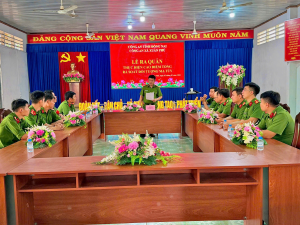 Đồng chí Thượng tá Tạ Minh Điền – Trưởng Công an xã đã triển khai chỉ đạo của Ban Giám đốc tại buổi Lễ