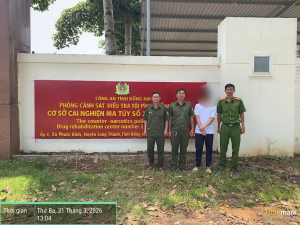 CÔNG AN XÃ XUÂN PHÚ THI HÀNH QUYẾT ĐỊNH ĐƯA ĐỐI TƯỢNG NGHIỆN MA TÚY VÀO CƠ SỞ CAI NGHIỆN