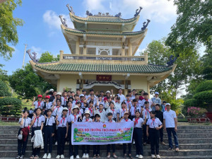 Xuân Phú tổ chức các hoạt động hướng về “địa chỉ đỏ”   nhân kỷ niệm 51 năm Ngày Giải phóng miền Nam, thống nhất đất nước (30/4/1975 – 30/4/2026)