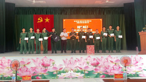 XÃ XUÂN PHÚ THĂM VÀ TẶNG QUÀ CHIẾN SĨ MỚI NĂM 2026