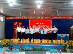 XÃ XUÂN PHÚ TỔ CHỨC HỘI NGHỊ CÔNG BỐ QUYẾT ĐỊNH THÀNH LẬP BAN ĐẠI DIỆN HĐQT NGÂN HÀNG CHÍNH SÁCH XÃ HỘI VÀ HỌP PHIÊN THỨ NHẤT
