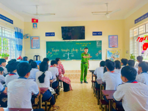 CÔNG AN XÃ XUÂN PHÚ ĐẨY MẠNH CẤP TÀI KHOẢN ĐỊNH DANH ĐIỆN TỬ MỨC ĐỘ 2 CHO CÔNG DÂN TỪ 6 ĐẾN DƯỚI 14 TUỔI