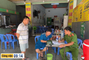 CÔNG AN XÃ XUÂN PHÚ TĂNG CƯỜNG KIỂM TRA, XỬ LÝ VI PHẠM HÀNH LANG AN TOÀN GIAO THÔNG ĐƯỜNG BỘ, LẤN CHIẾM LÒNG, LỀ ĐƯỜNG