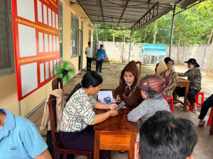 Xã Xuân Phú ra quân thực hiện “Phổ cập chữ ký số cho người dân, kỹ năng số cho người dân” tại ấp Tây Minh, Đông Minh và Bình Hoà